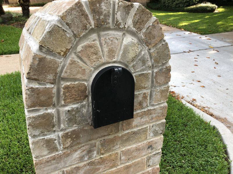 Brick Mailbox Painting